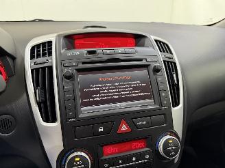 Kia Cee d SW 1.4 CVVT Navigator Plus picture 17