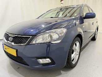 Kia Cee d SW 1.4 CVVT Navigator Plus picture 18