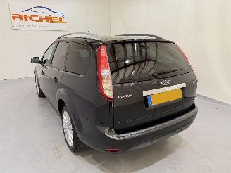 Ford Focus Wagon 1.8 Flexifuel Titanium picture 3