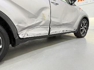 Toyota C-HR 1.8 Hybrid Bi-Tone Plus picture 26