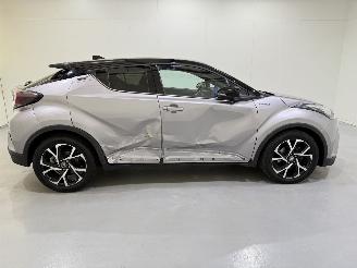 Toyota C-HR 1.8 Hybrid Bi-Tone Plus picture 9