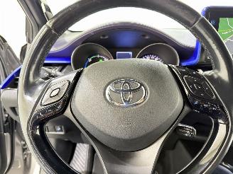 Toyota C-HR 1.8 Hybrid Bi-Tone Plus picture 16
