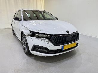 Vaurioauto  passenger cars Skoda Octavia Combi 1.0 TSI MHEV Sport Aut7 2021/11