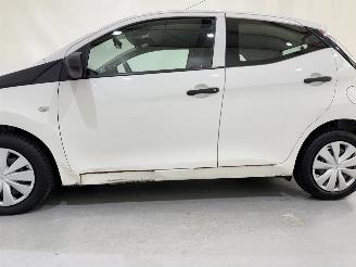 Toyota Aygo HB 1.0 VVT-i Airco NAP picture 9