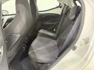 Toyota Aygo HB 1.0 VVT-i Airco NAP picture 23