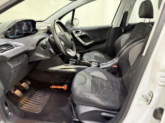 Peugeot 2008 1.2 PureTech 82 Allure Clima picture 44