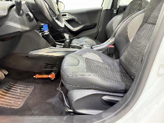 Peugeot 2008 1.2 PureTech 82 Allure Clima picture 31
