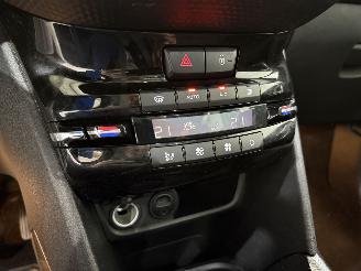 Peugeot 2008 1.2 PureTech 82 Allure Clima picture 21