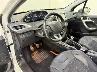 Peugeot 2008 1.2 PureTech 82 Allure Clima picture 40