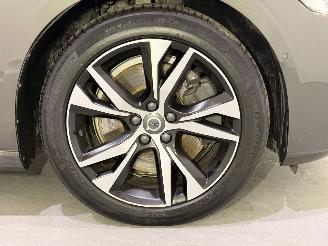 Volvo V-60 2.0 T8 Recharge PHEV R Design AWD picture 55