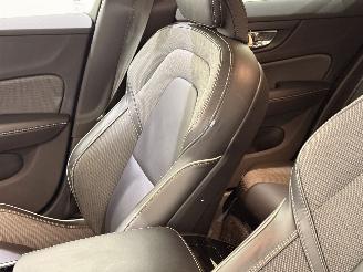 Volvo V-60 2.0 T8 Recharge PHEV R Design AWD picture 30