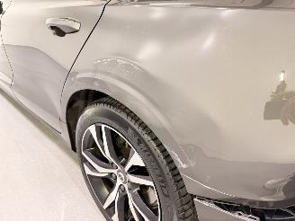 Volvo V-60 2.0 T8 Recharge PHEV R Design AWD picture 16