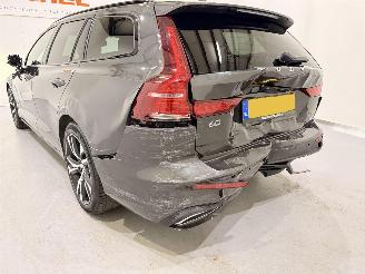 Volvo V-60 2.0 T8 Recharge PHEV R Design AWD picture 3