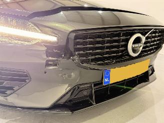 Volvo V-60 2.0 T8 Recharge PHEV R Design AWD picture 22