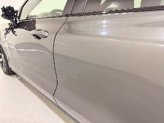 Volvo V-60 2.0 T8 Recharge PHEV R Design AWD picture 17