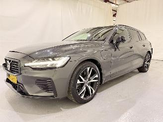 Volvo V-60 2.0 T8 Recharge PHEV R Design AWD picture 2