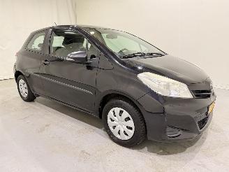 Coche accidentado Toyota Yaris 1.0 VVT-i Comfort 2014/2