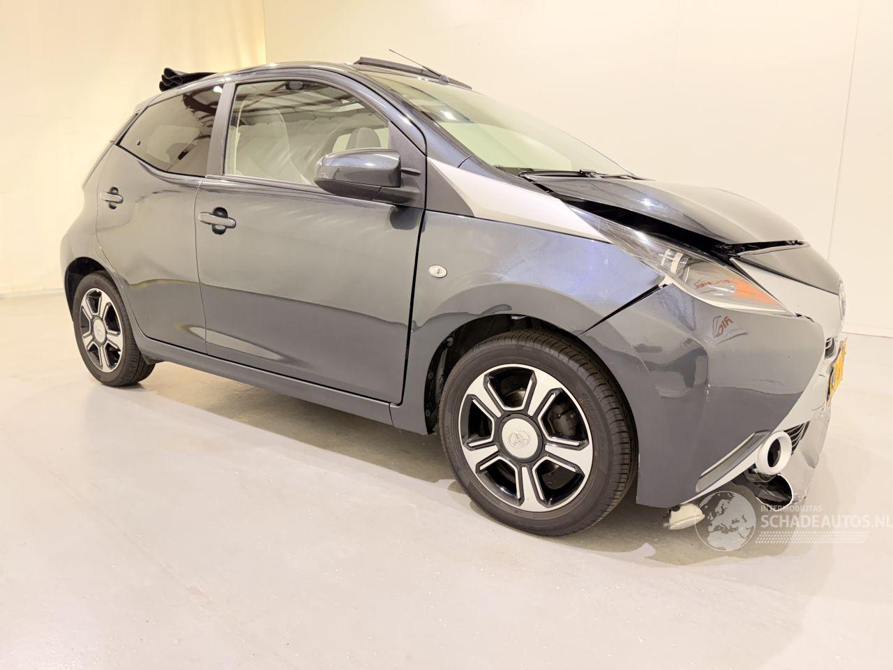 Toyota Aygo 1.0 VVT-i x-clusiv Cabrio Clima