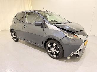 Toyota Aygo 1.0 VVT-i x-clusiv Cabrio Clima picture 22