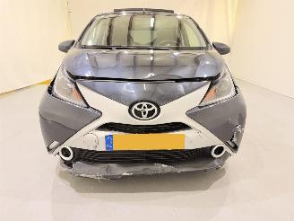 Toyota Aygo 1.0 VVT-i x-clusiv Cabrio Clima picture 2