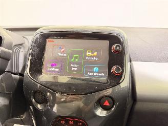 Toyota Aygo 1.0 VVT-i x-clusiv Cabrio Clima picture 24