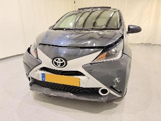 Toyota Aygo 1.0 VVT-i x-clusiv Cabrio Clima picture 12