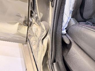 Toyota Corolla Touring Sports 2.0 VVT-i Premium Plus Aut. picture 8