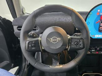 Mini Cooper C Classic Trim 1.5 115Kw Bjr.2025 picture 15