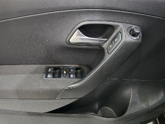 Volkswagen Polo 1.6 TDI Highline 5Drs Pano 77Kw picture 30