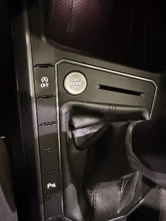 Volkswagen Taigo 1.0 TSI R Line Business Black Aut7 Pano picture 37