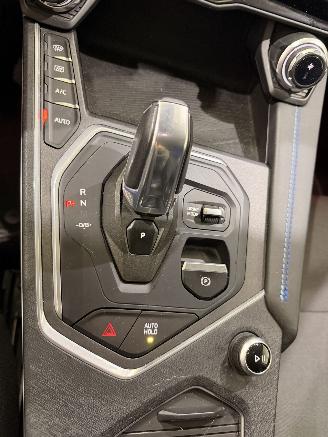 Lynk & Co 01 1.5 Plug-in Hybrid Pano/Apple picture 18