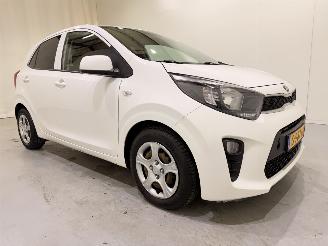 Schadeauto Kia Picanto 1.0 Comfortline Plus Airco 2019/10