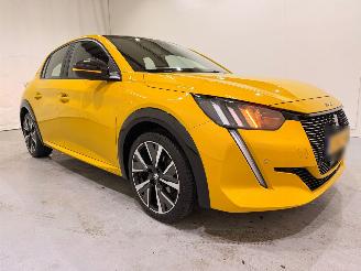 Voiture accidenté Peugeot 208 1.2 GT 130 Automaat 2021/1