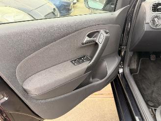 Volkswagen Polo HB 1.6 TDI Highline Navi picture 30