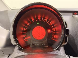 Peugeot 108 HB 1.0 e-VTi Active Airco picture 12