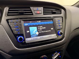Hyundai I-20 1.2 Premium Passion Navi picture 24