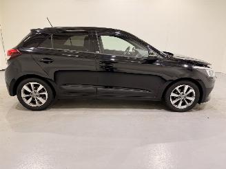 Hyundai I-20 1.2 Premium Passion Navi picture 32