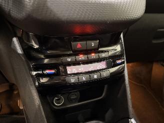 Peugeot 2008 1.2 PureTech Allure Automaat picture 40