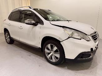 Vaurioauto  passenger cars Peugeot 2008 1.2 PureTech Allure Automaat 2014/10