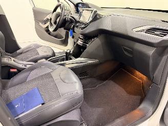 Peugeot 2008 1.2 PureTech Allure Automaat picture 40