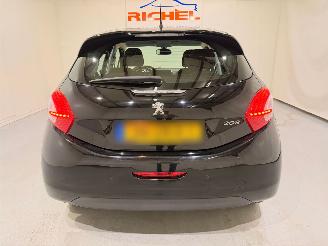 Peugeot 208 HB 1.2 VTi Envy Clima picture 6