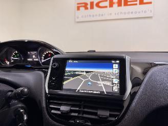 Peugeot 208 HB 1.2 VTi Envy Clima picture 9