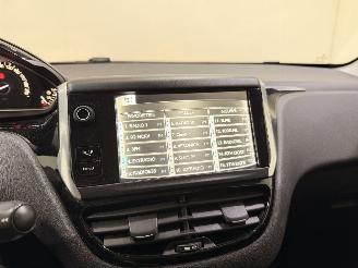 Peugeot 208 HB 1.2 VTi Envy Clima picture 32