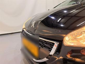 Peugeot 208 HB 1.2 VTi Envy Clima picture 12