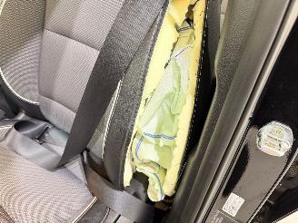 Kia e-Niro 64kWh DynamicLine Aut picture 12