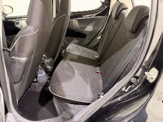 Peugeot 107 HB 1.0-12V XS Airco picture 20