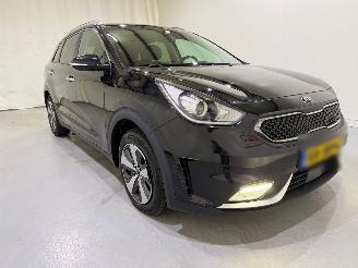 uszkodzony samochody osobowe Kia Niro 1.6 GDI Hybrid BusinessLine 2016/11
