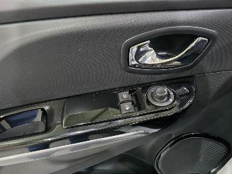 Renault Clio Estate 0.9 TCe Night&Day 66kw Bjr.2014 picture 32