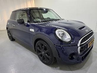 Mini Cooper S 2.0 Chill Serious Business PANO  LEDER 141Kw Bjr.2016 picture 3