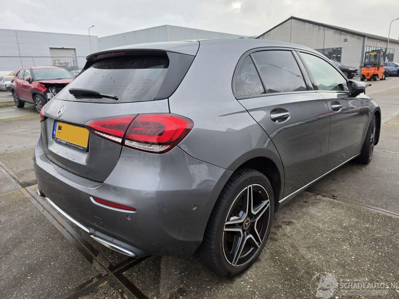 Mercedes A-klasse 200 Busines Solution AMG Leder Pano 120Kw